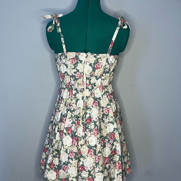 Floral Pattern Dress - Picture 2 of 4